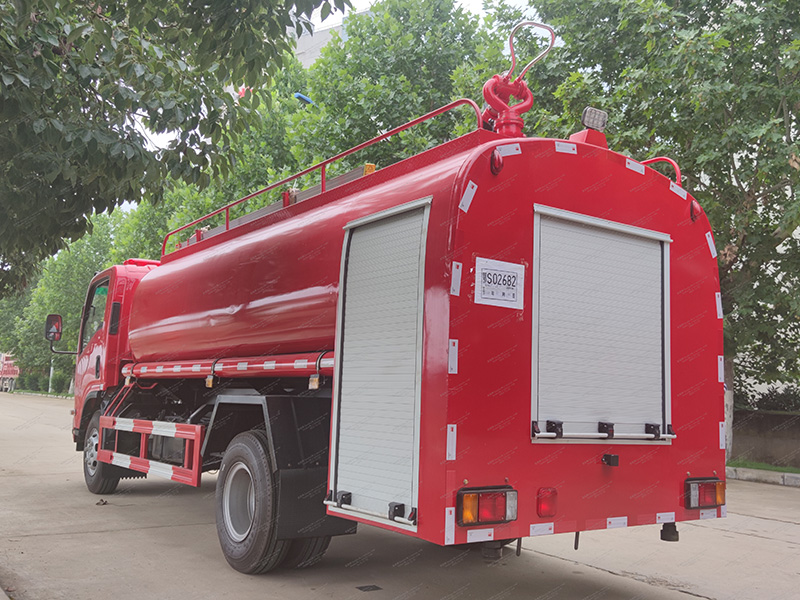 Isuzu 700p Fire aspersor