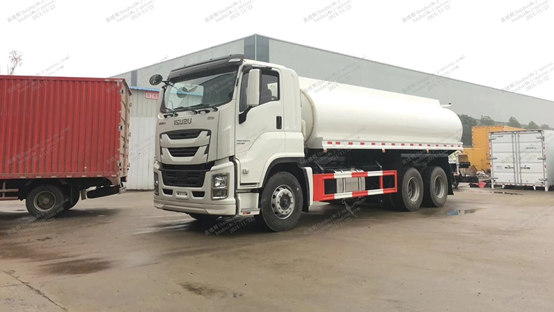 Isuzu 4x2 Sprinkler Truck 