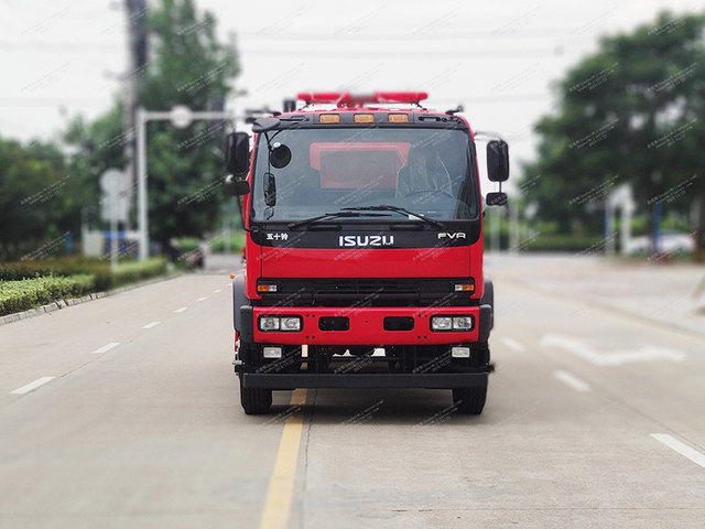 Isuzu FVR Fire aspersor