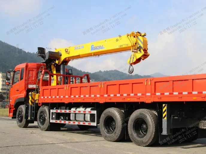8x4- tianlong 360 cavalos de potência