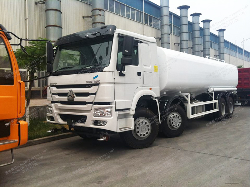 Howo 8x4 30 metros cúbicos caminhão de tanque de água