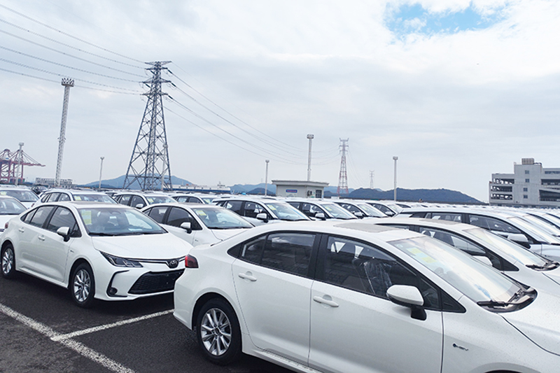 Lotes de carros Toyota prontos para entrega