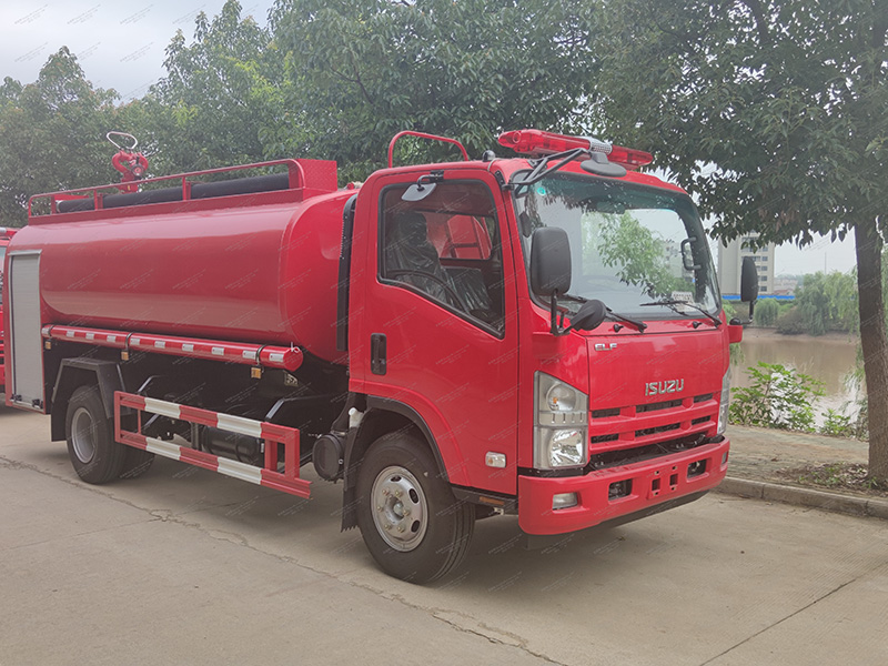 Isuzu 700p Fire aspersor