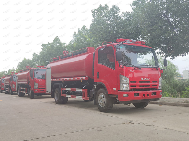 Isuzu 700p Fire aspersor
