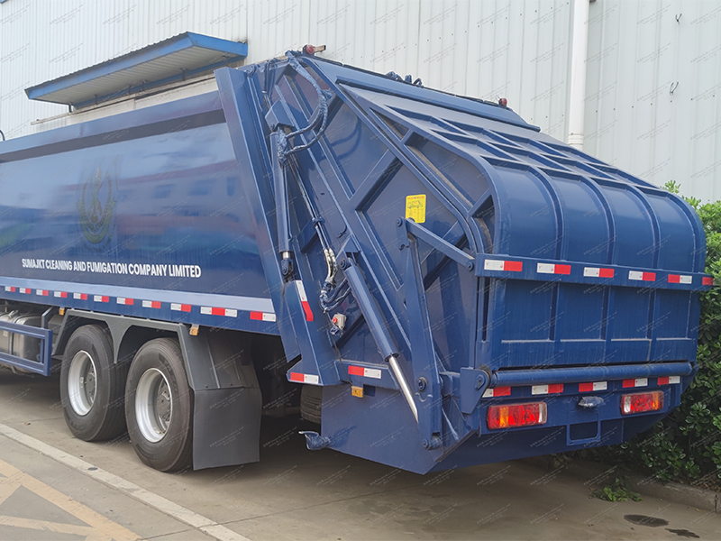 Howo 160hp 6m3 Compactor 