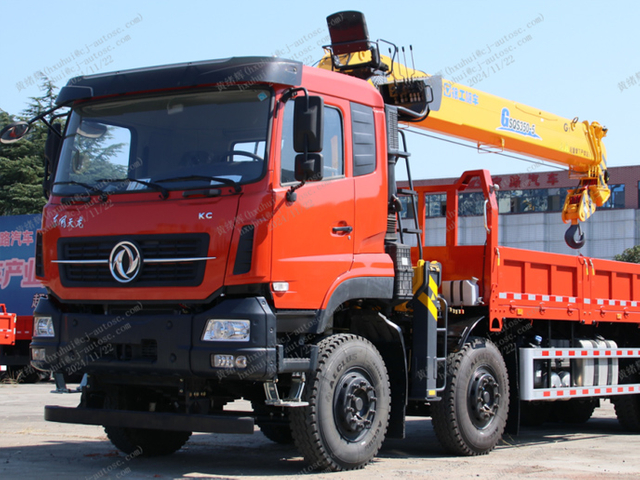 8x4- tianlong 360 cavalos de potência