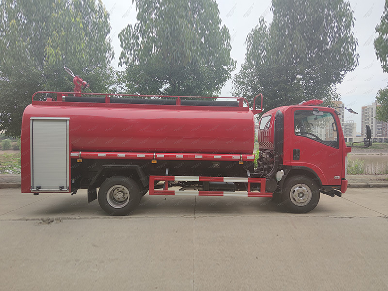 Isuzu 700p Fire aspersor